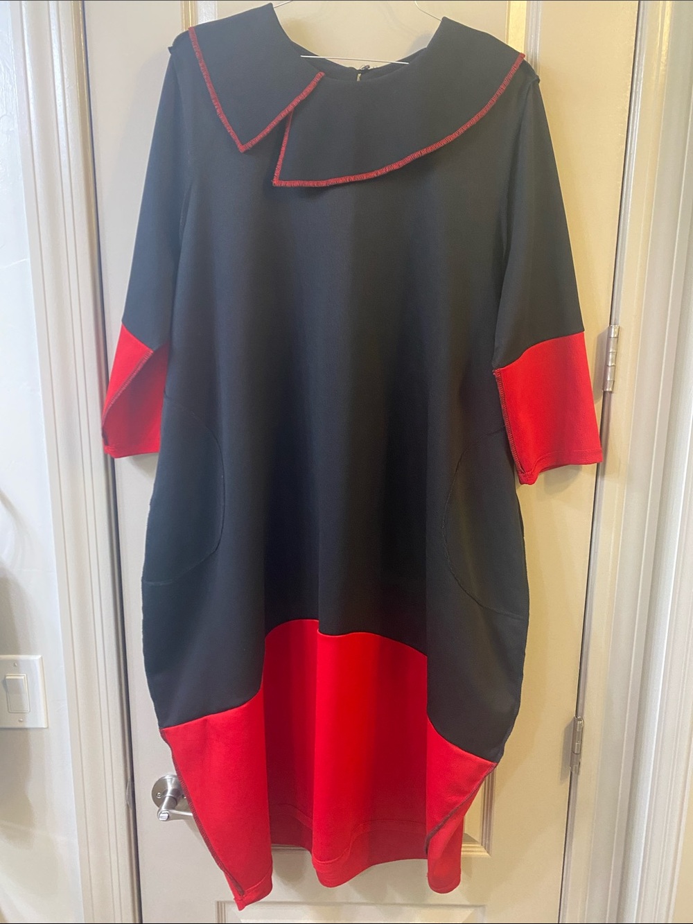 Black and Red Colorblock Casual Dress with Contrast Trim